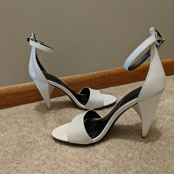 Kendall + Kylie sandals - Picture 5 of 5